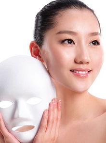 告别卡粉与浮妆 巧用工具，让天价粉底液价值翻倍